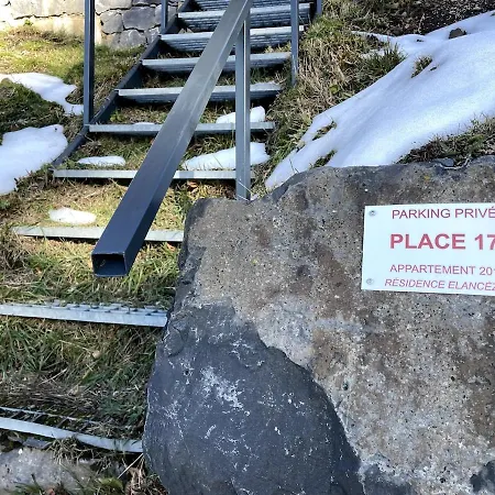 Superbe Aux Pieds Des Pistes De Avec Balcon-parking Et Casier