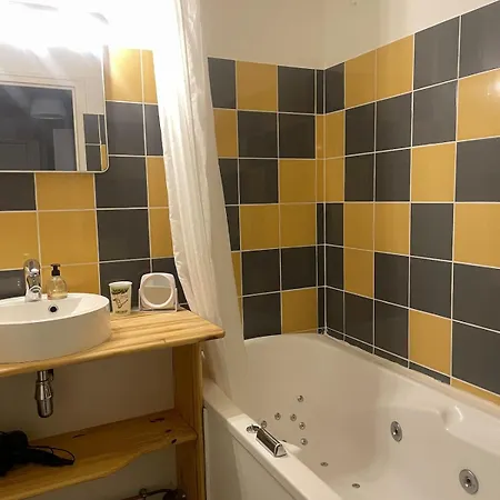 Superbe Au Pieds Des Pistes De Avec Parking Et Cassier *